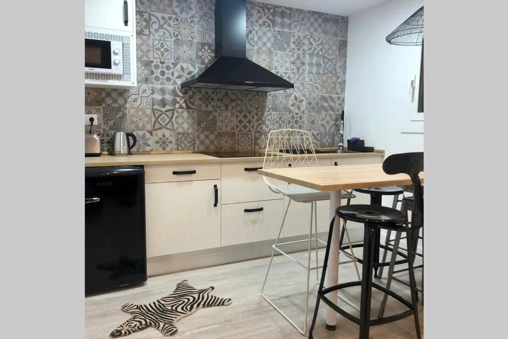 M5 Cool Terrace. Metro 1 Min. Center 15' By Metro Apartment Esplugues de Llobregat Bagian luar foto